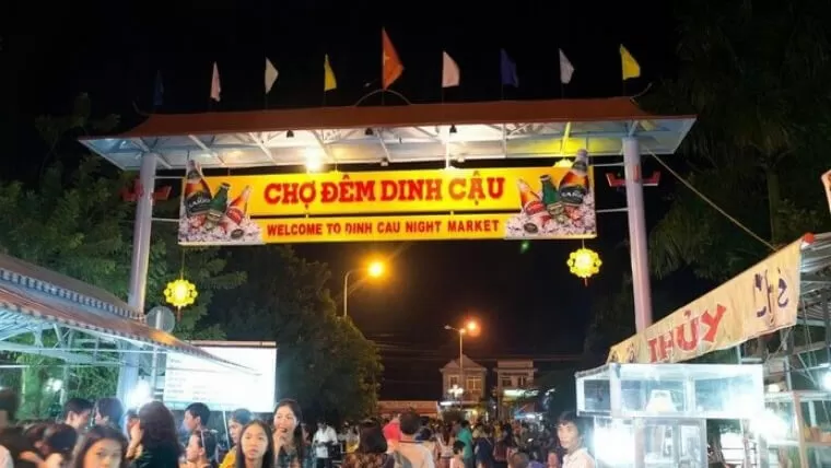 vietnamese night markets