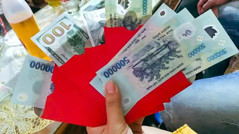 lucky money vietnam
