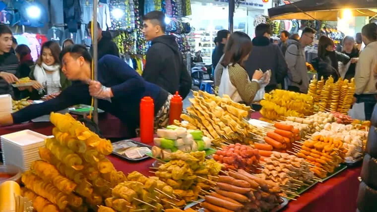 hanoi night market vietnam