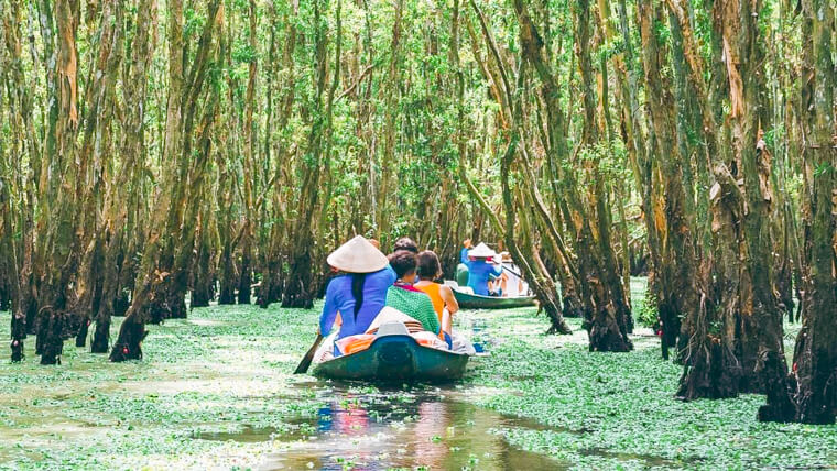 tra su boat trip