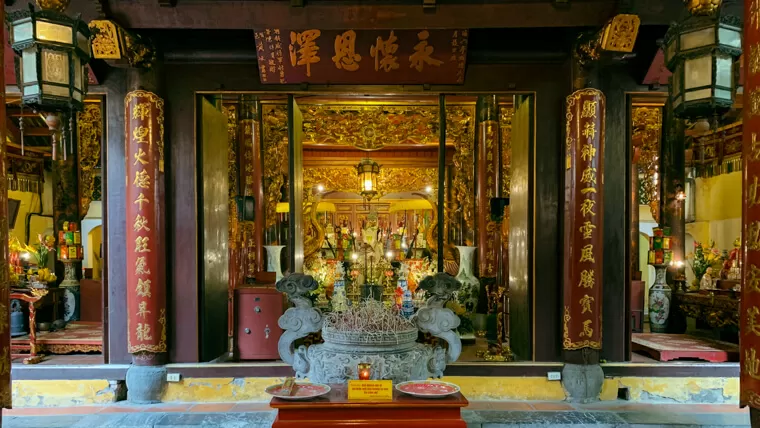 hanoi bach ma temple