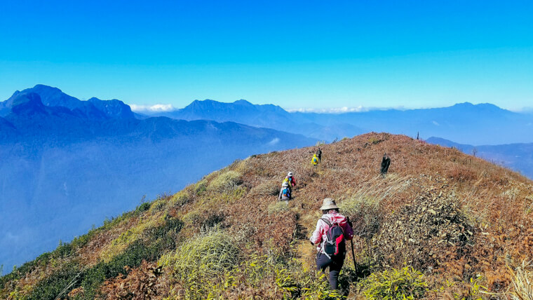 vietnam hiking in lao than mountain