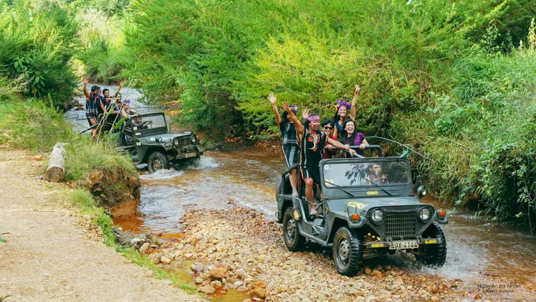 jeep tour in cu lan village