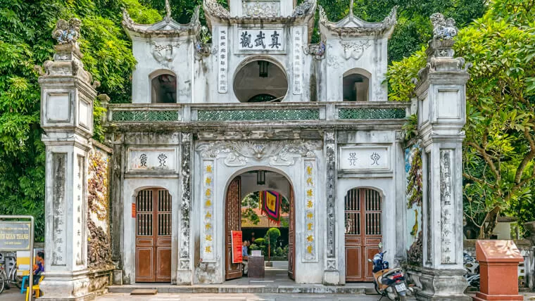 vietnamese temples