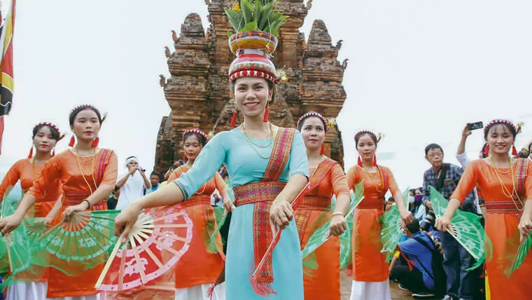 traditional dance in vietnam