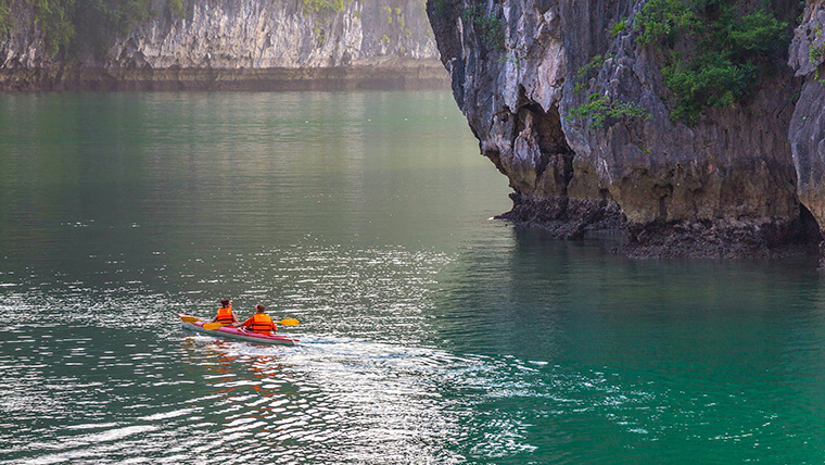 cruises to halong bay