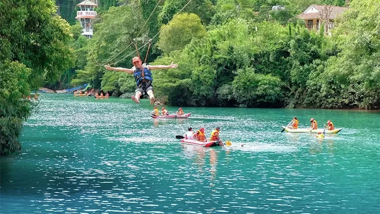 kayaking places in vietnam