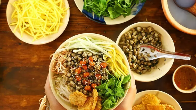 Com hen best Vietnamese foods
