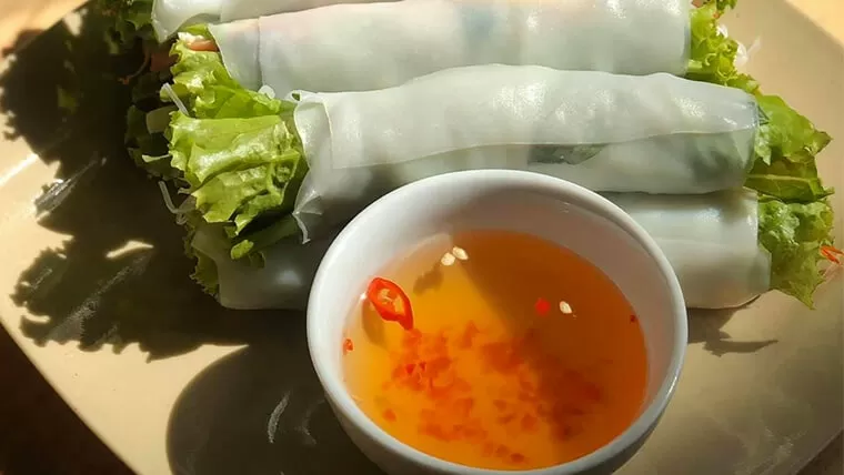 Pho cuon Popular Vietnamese foods