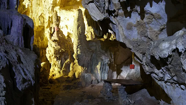 Vietnam cave tour