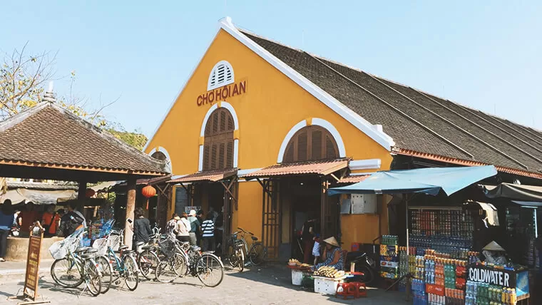 hoi an market in vietnam