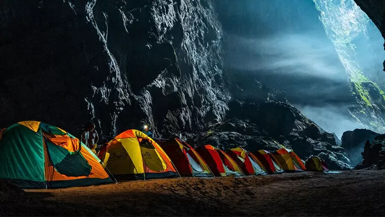 camp at son doong giant cave 