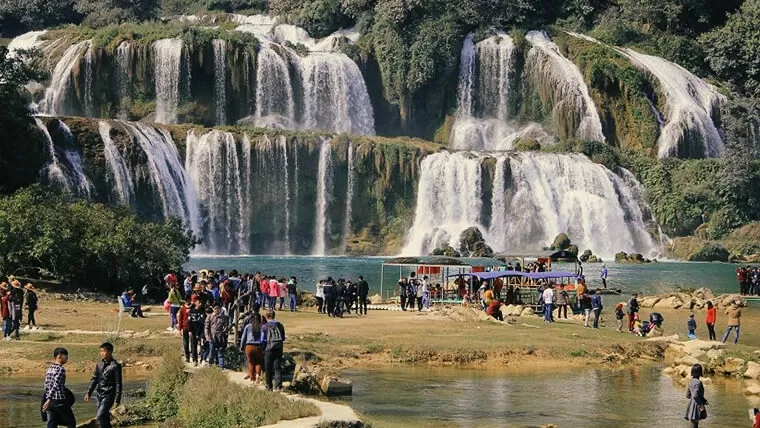 Best time to visit Ban Gioc waterfall