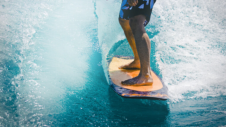 da nang beach surfing in vietnam