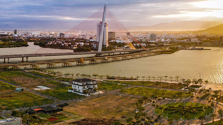 Tran Thi Ly bridge in Danang