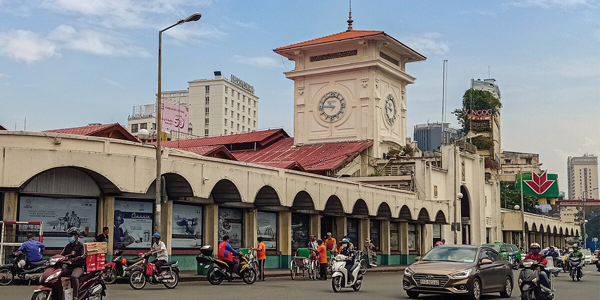 Shopping & Dining in Ben Thanh Market - the over 100 year old market