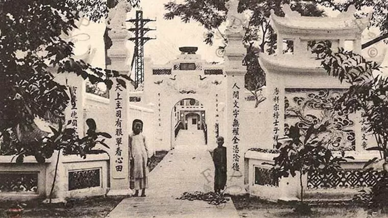 old ngoc son temple hanoi