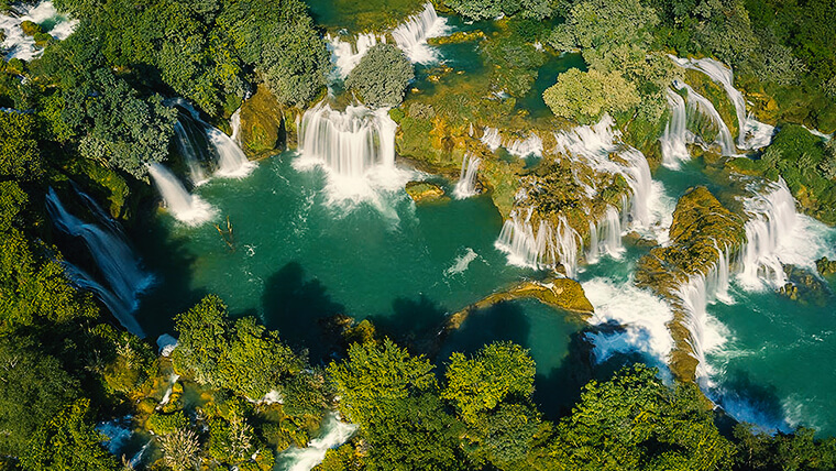 ban gioc waterfall in vietnam