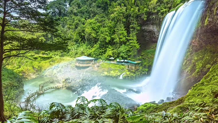 dambri waterfalls in vietnam