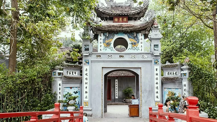 ngoc son vietnamese monuments