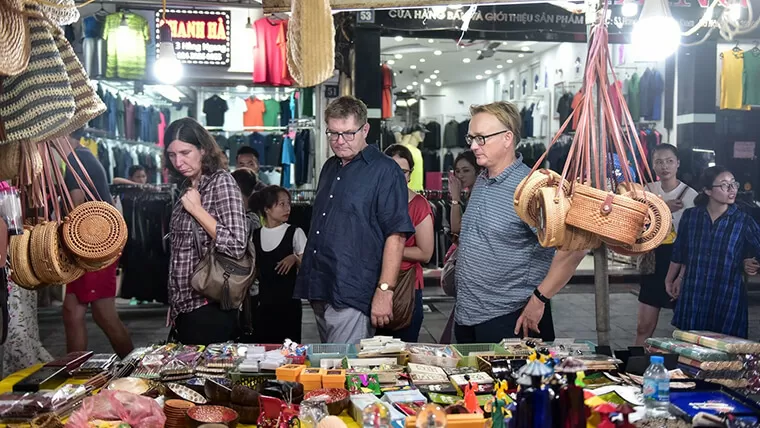 Tue Tinh night market market in Nha Trang