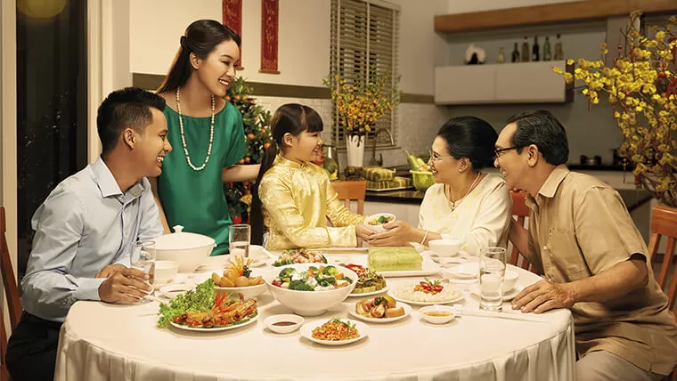 Family Vietnamese cuisine culture