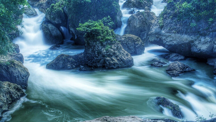 Hua Ma Cave Ba Be National Park Vietnam