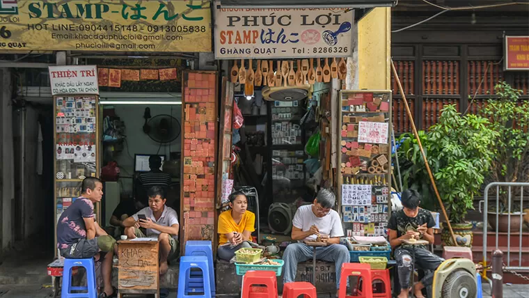 visit old quarter - best hanoi thing to do 