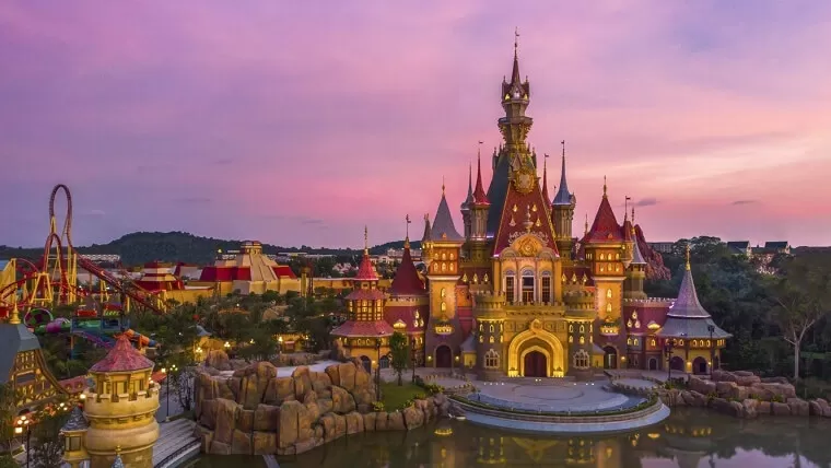 vinpearl theme park in vietnam