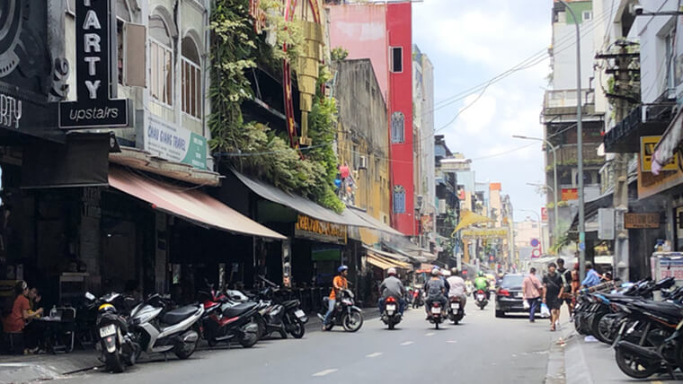 3-rowdy-streets-in-saigon-s-backpacker-district