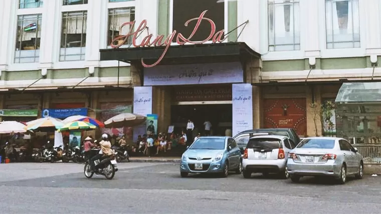 Hang Da market in Hanoi