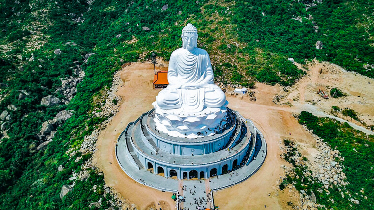 ong nui pagoda binh dinh vietnam